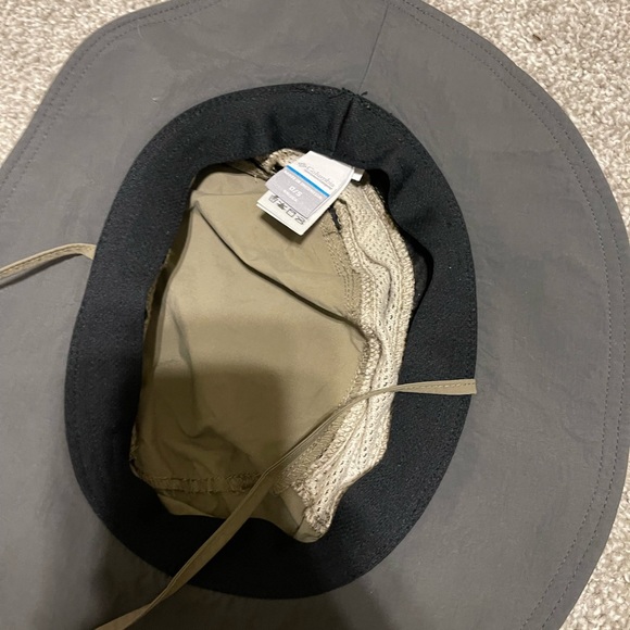 Columbia hat - Picture 3 of 4